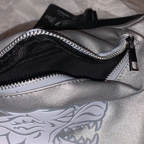 Women’s game of thrones Fanny pack - Picture 5 of 6